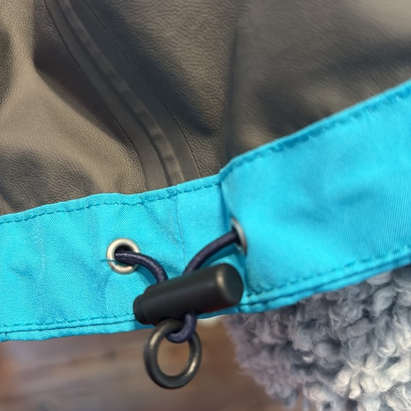 Women’s Marmot rain jacket - Picture 8 of 8